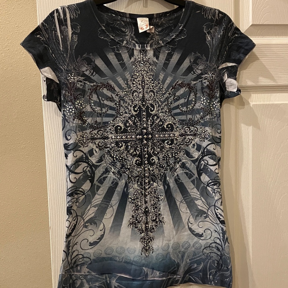 Rouge Helium Black and Gray Ornate Cross Short Sleeve Tee